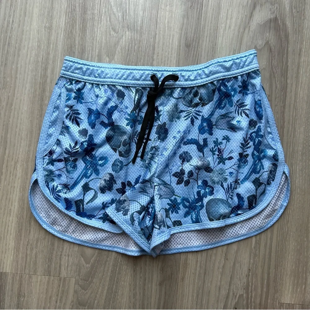 Skull & Bones | Hand Painted Dutch Floral Mesh Shorts in Sky Blue (Small)